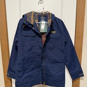 L.L. Bean NWT Women's Small Water Res. Rain Jacket Hooded Lined Nautical Navy